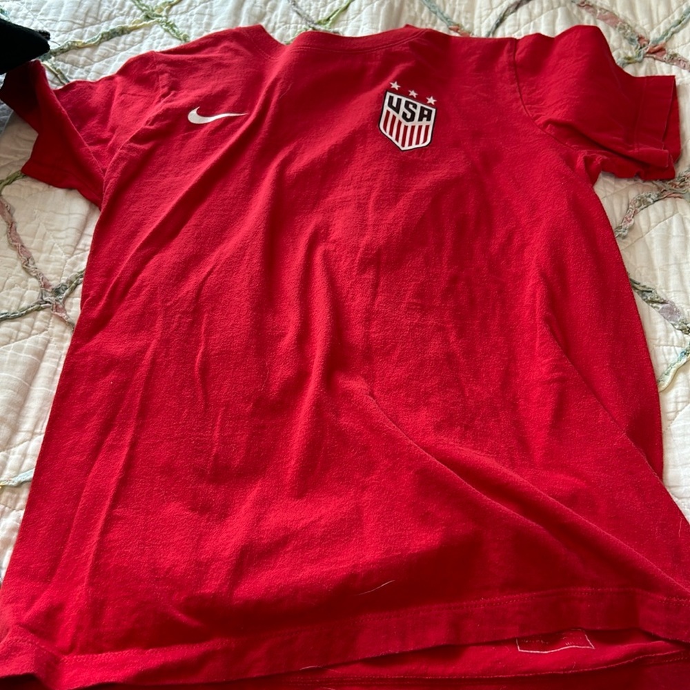a shirt you can wear anywhere and it’s supporting your country at the same time!